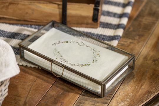 Servietten und Geschenkpapier