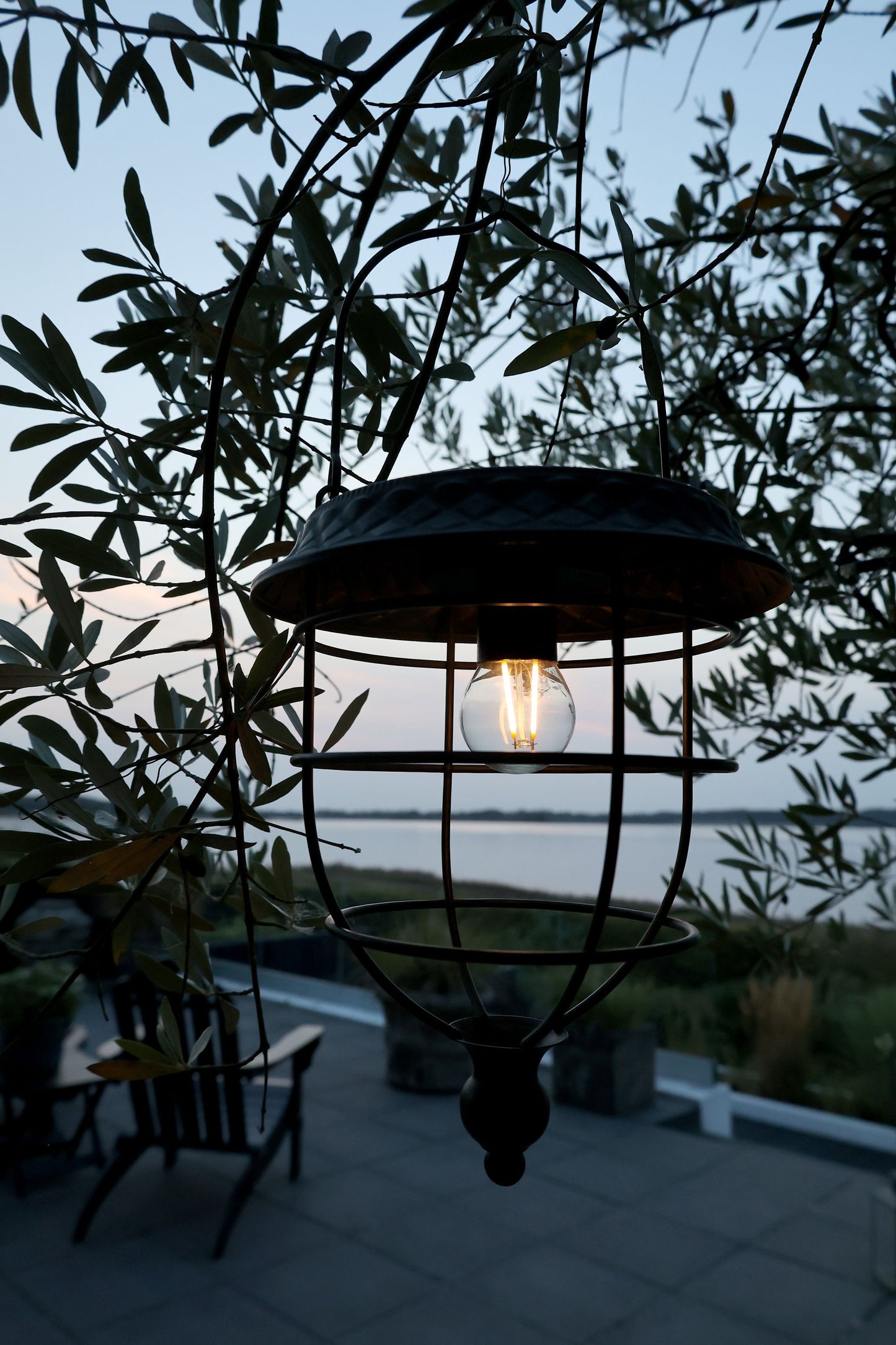 Solarlaterne zum Aufhängen LED Glühbirne von Chic Antique