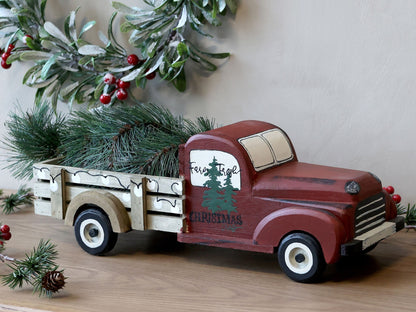 Vintage Auto mit Weihnachtsbaum von Chic Antique