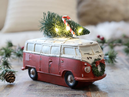 Vintage Bus mit Weihnachtsbaum und LED von Chic Antique
