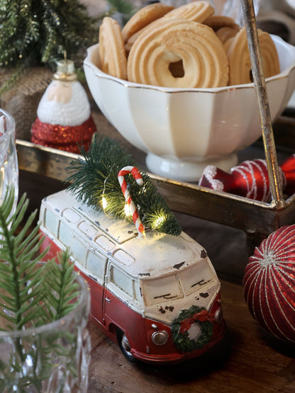 Vintage Bus mit Weihnachtsbaum und LED von Chic Antique