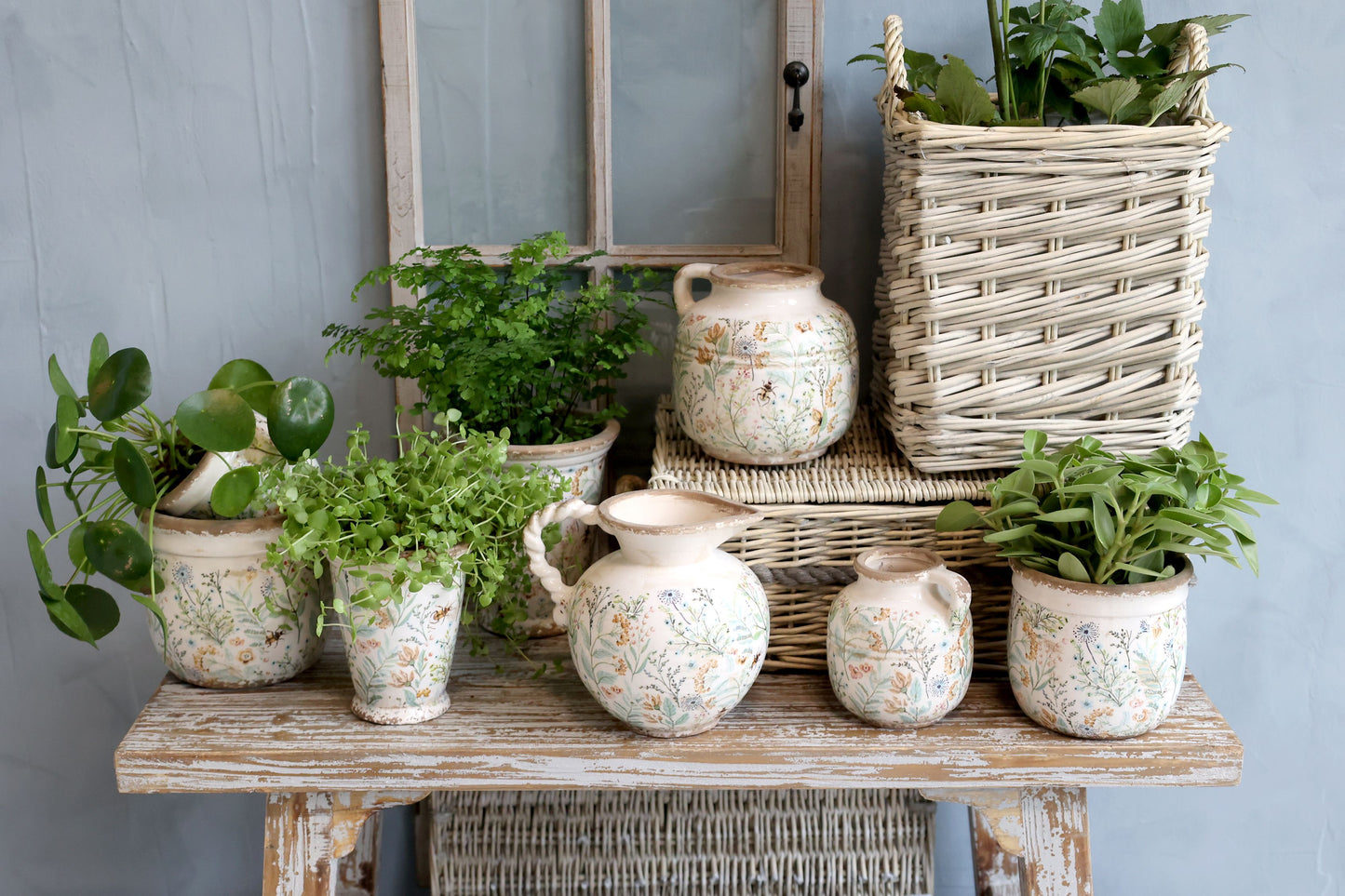 Maxime Übertopf mit Blumenmuster von Chic Antique